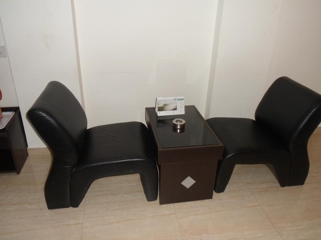 Hotel Rajdeep Inn Ahmedabad Exterior foto